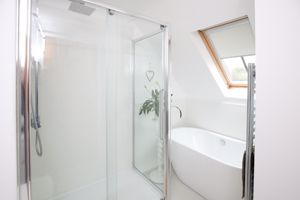 En Suite- click for photo gallery